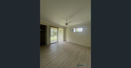 Refurbished Family Home in Carindale - Photo 4