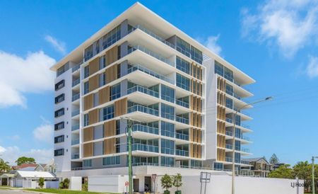 LUXURY COASTAL TWO BEDROOM APARTMENT - FOOT STEPS TO THE BEACH! - Photo 2