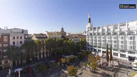 Room in a shared 6-bedroom apartment for rent in Cortes - Photo 4