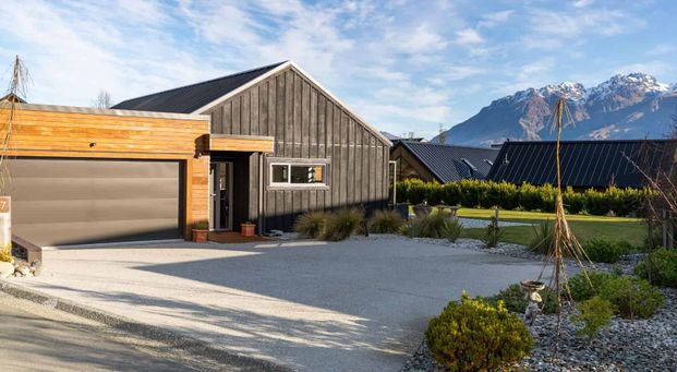 Pet-friendly 3 Bedroom, 2 Bathroom Home in Hanley's - Photo 1