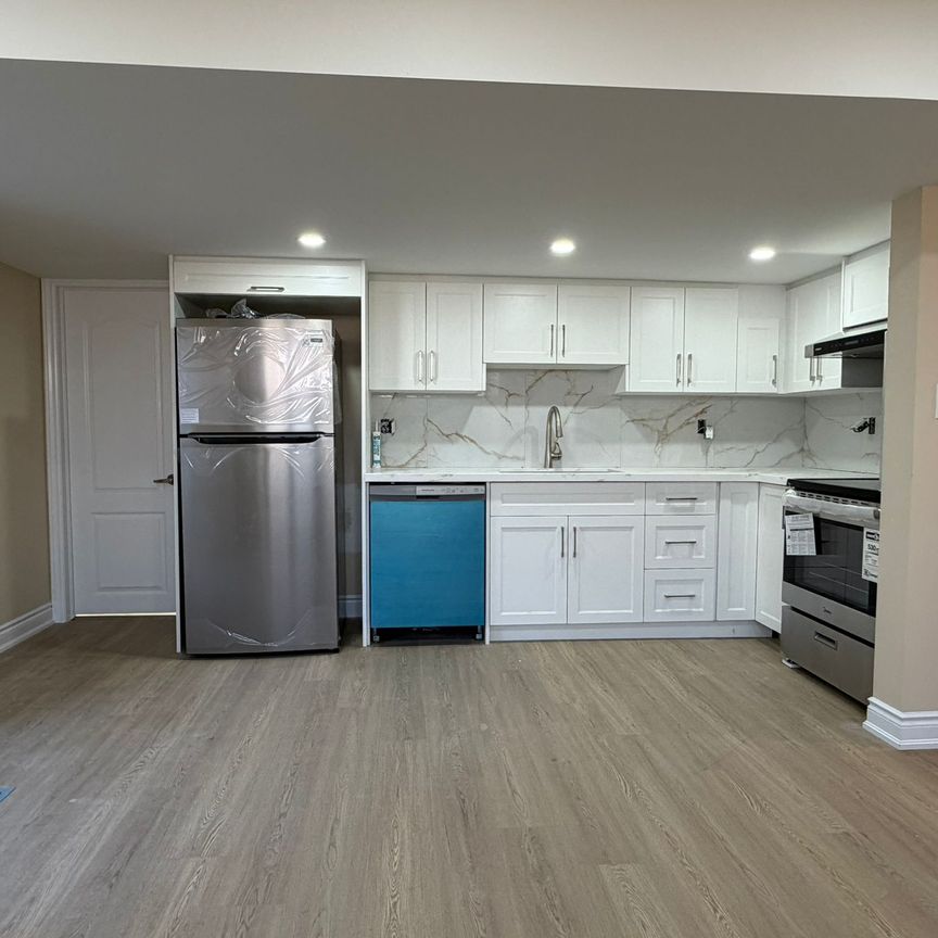 For Lease - 96 Scarletwood Street, Hamilton, Ontario - Photo 1