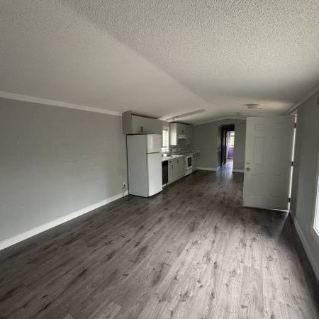 Farmhouse with Ample Parking - Photo 1