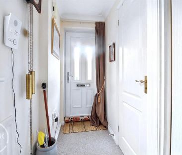 3 bedroom semi-detached house to rent - Photo 2