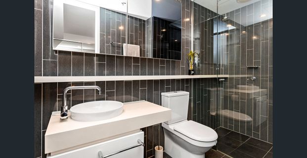 FULLY FURNISHED - GREAT LOCATION! - Photo 1