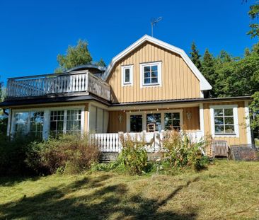 Vinbärsvägen, Norrtälje - Photo 1