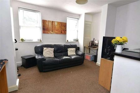 High Street, Shoeburyness, Essex, SS3 - Photo 2