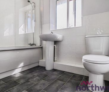 4 bedroom detached house to rent - Photo 5