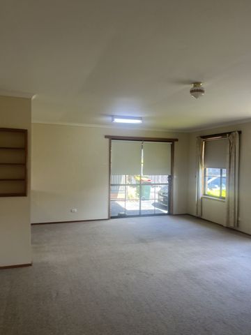 "2 Bedroom Villa Unit!" - Photo 2