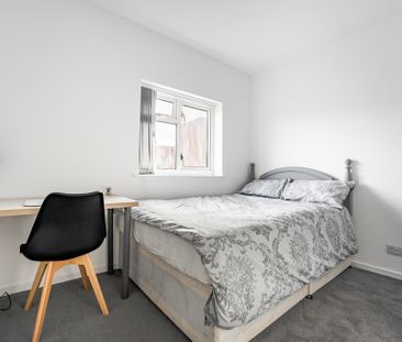 5 Bed Student Accommodation - Photo 3