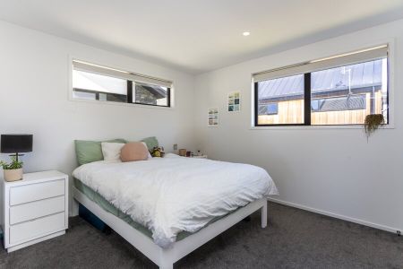 City living 1 x bedroom apartment fully furnished. - Photo 5