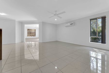8 Filey Court, Berrinba QLD 4117 - House For Rent | Domain - Photo 2