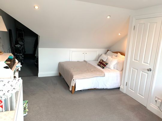 2 Bed Maisonette, Farlton Road, SW18 - Photo 1