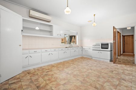 Three Bedroom Home - Large Corner Block - Photo 5