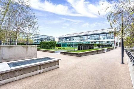 Northstand Apartments, Highbury Stadium Square, Highbury, N5 - Photo 3