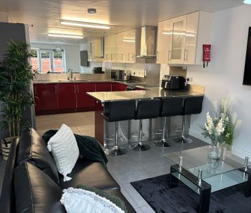 Room 7 Available, Riverside En Suite, 11 Bedroom House, Willowbank Mews – Student Accommodation Coventry - Photo 6