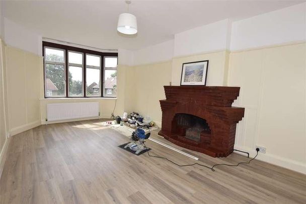 Ash Tree Dell, Kingsbury, London, NW9 - Photo 1