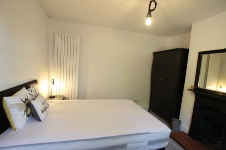 5 bedroom semi-detached house to rent - Photo 5