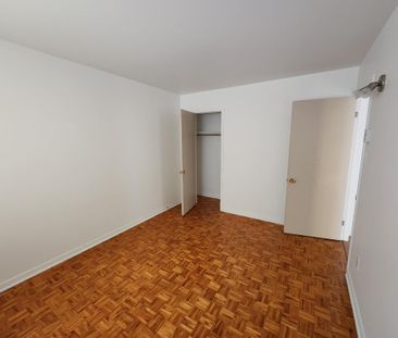 5 1/2 1er ÉTAGE - Photo 3