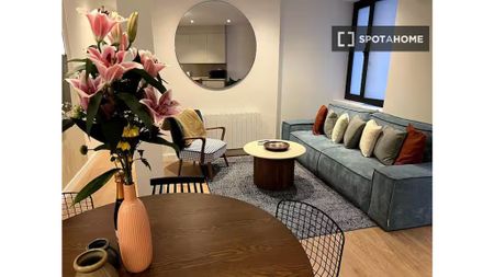 3 room luxury Flat for rent in Madrid, Autonomous Region of Madrid - Photo 2