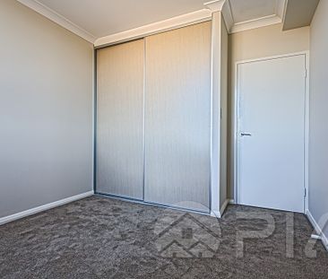 Modern one bed room apartment in the heart of Parramatta - Photo 4