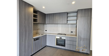 MODERN APARTMENT IN THE HEART OF SUNSHINE - Photo 4