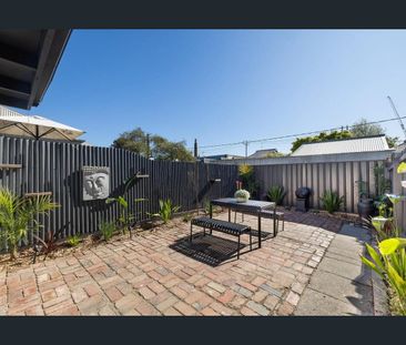 10 Munro Street, Brunswick, Vic 3056 - Photo 1