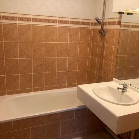 Location Appartement 2 pièces 44m² MONT DE MARSAN 40000 - Photo 4