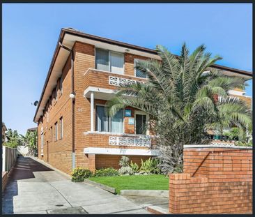 Spacious Two-Bedroom Apartment in a Convenient Location! - Photo 4