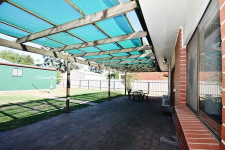 5-bedroom shared house / townhouse, East Ave - Photo 3