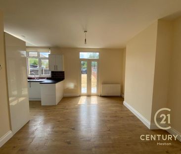 3 bedroom end of terrace house to rent - Photo 3