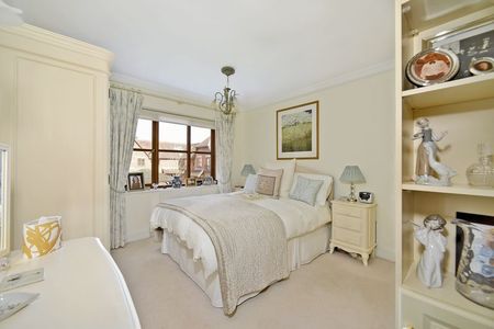 Enton Lane, Enton, Godalming, Surrey, GU8 - Photo 2