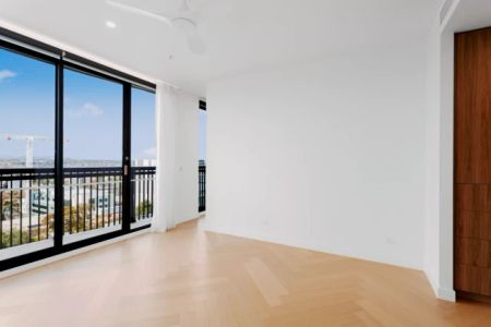 3 Bed, 2 Bath - Photo 2