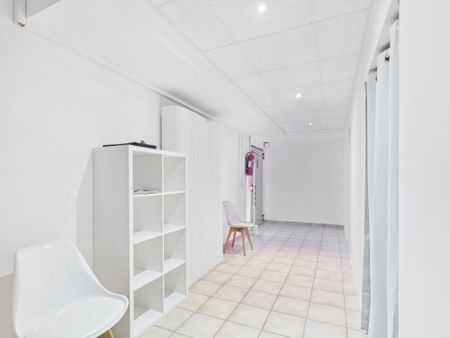 Praxisraum mit vielseitigen Nutzungsmöglichkeiten in Waldtrudering - Photo 2