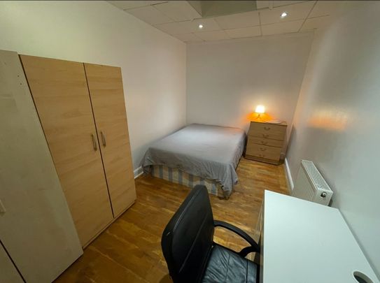 Room in a Shared House, Grange Road, NW10 - Photo 1