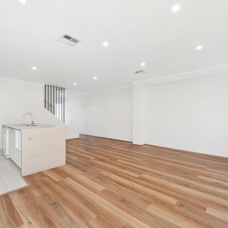 Beautiful Family Home in a Sought after area! - Photo 3