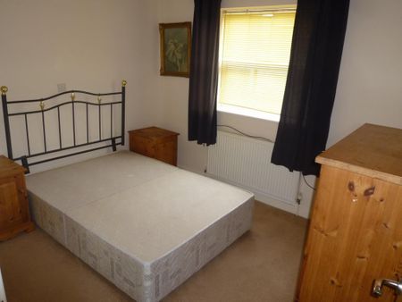 2 bedroom flat to rent - Photo 3