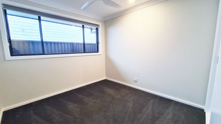 Modern & Low-Maintenance 2-Bedroom Townhouse in Prime Wauchope Location - Photo 3