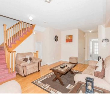 For Lease - 21 Palm Tree Road, Brampton, Ontario - Photo 3