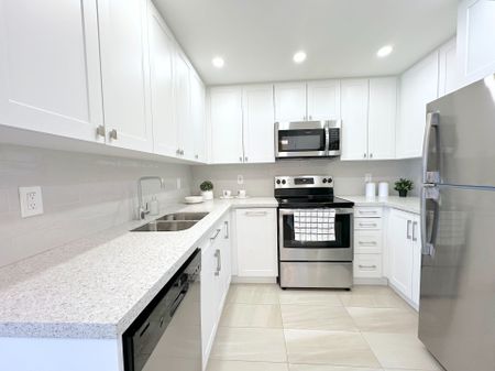 For Lease - 17 Brookbanks Drive Unit# 703, Toronto, Ontario - Photo 2
