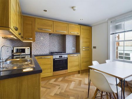 3 bedroom maisonette to rent - Photo 5