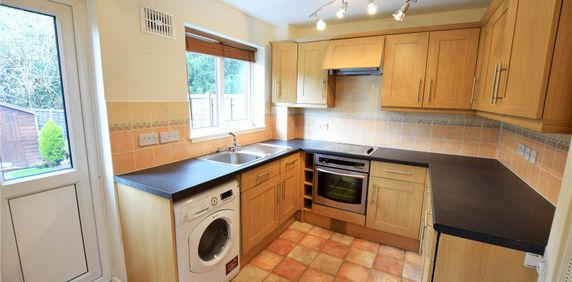 Cross Gates Close, Bracknell Cross Gates Close, Bracknell - Photo 2