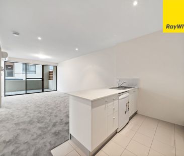 Stylish, spacious and sunlit two-bedroom apartment - Photo 4