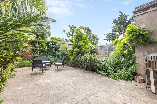 Verbena Gardens, Brook Green, W6, London - Photo 1