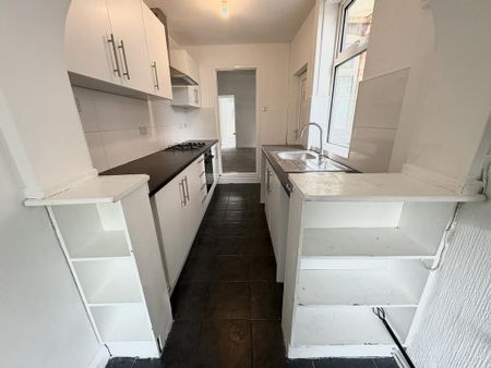 2 bedroom terraced house to rent - Photo 4