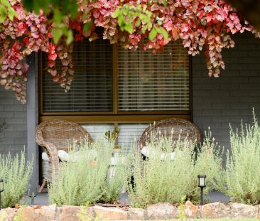 Elegant Family Living in a Sought-After Locale - Photo 6