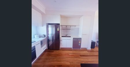 Modern & Stylish Townhouse in Prime Hectorville Location - Photo 3