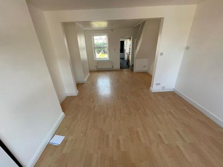 3 bedroom terraced house to rent - Photo 3