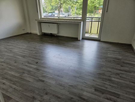 Frisch renovierte Erdgeschosswohnung mit ca. 69 m² Wohnfläche, 3 Zimmern und Balkon - Photo 5