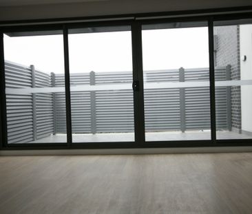 NEAR NEW 3 BEDROOM TOWNHOUSE IN HEART OF SPRINGVALE - Photo 2