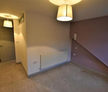 2 bedroom semi-detached house to rent - Photo 4